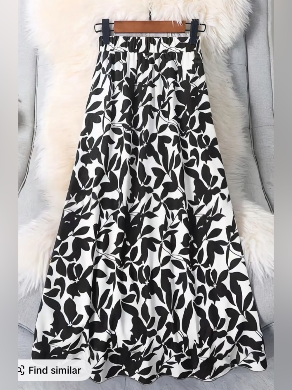 Black & White Floral Maxi Skirt – Size Large – EUC – Flowy & Versatile 🖤🤍